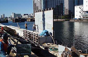 港湾土木工事の施工の様子