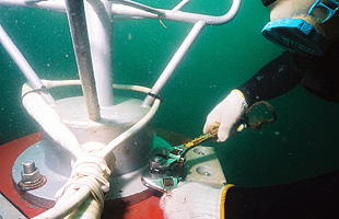 海底ケーブル・パイプライン敷設の施工の様子