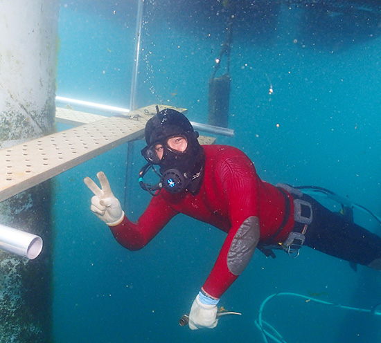 海洋インフラの現場で働くアクアスペースのスタッフ