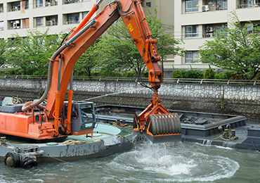 浚渫（しゅんせつ）工事
